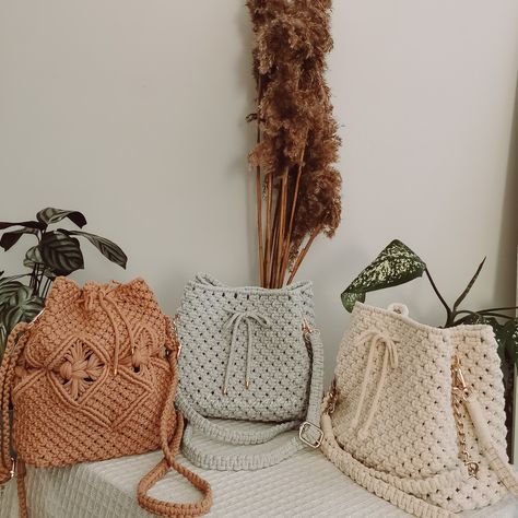 Macrame Backpack and Bag #macrame #macramebackpack #macramebag #makramadekor Macrame Backpack, Diy Handmade Bags, Macrame Bags, Bag Macrame, Diy Backpack, Macrame Bag, Macrame Knots, Handmade Macrame, Digital Art Illustration