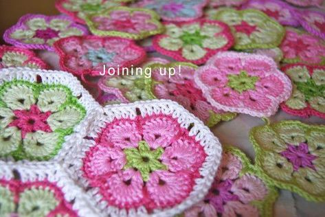 Crochet African Flowers, Crochet Flowers Free Pattern, Crocheted Flowers, African Flowers, Crochet Blocks, African Violet, Haken Baby, Square Crochet