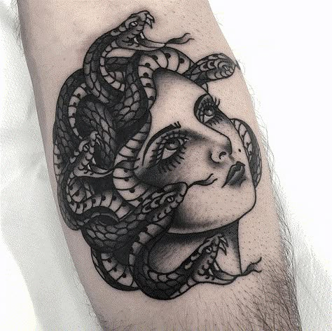 Tattoo Medusa, Art Macabre, See Tattoo, Medusa Tattoo Design, Thigh Piece, Medusa Tattoo, Tattoo Artwork, Thigh Tattoos Women, Black Ink Tattoos