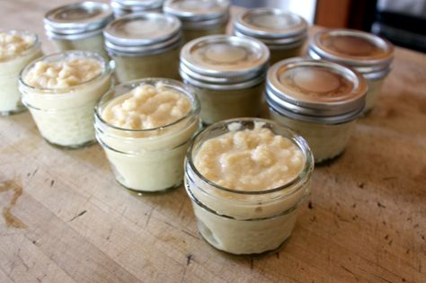 Fermented Horseradish Fermented Horseradish, Cultured Vegetables, Horseradish Cream Sauce, Fresh Horseradish, Fermented Tea, Fermentation Recipes, Horseradish Sauce, Homemade Pickles, Food Combining