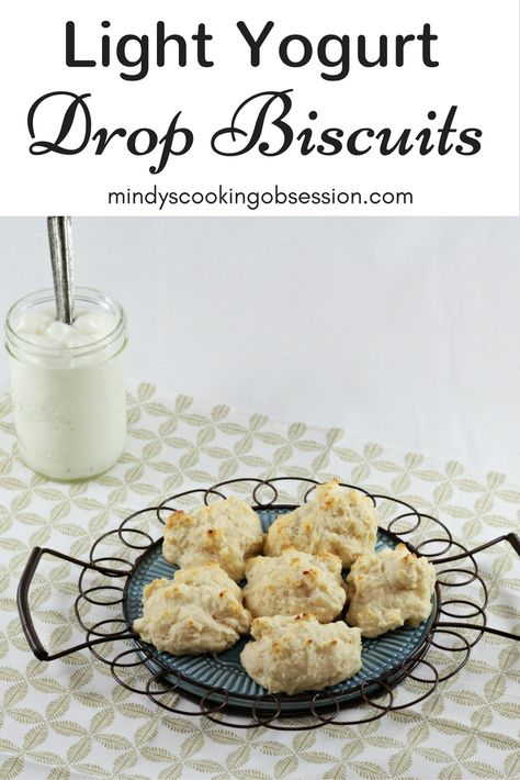 Looking for a light and easy drop biscuit recipe? This recipe was adapted from a Pillsbury cookbook and uses low-fat plain yogurt making it healthier. Greek Yogurt Drop Biscuits, Easy Drop Biscuit Recipe, Drop Biscuit Recipe, Low Calorie Muffins, Low Calorie Bread, Easy Drop Biscuits, Yogurt Making, Yogurt Drops, Drop Biscuits Recipe