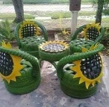 Tyre Garden Ideas, Garden Ideas Kids, Tyre Garden, Kursi Ban, Window Frame Crafts, Design For Garden, Tire Craft, Tire Garden, Kids Backyard Playground