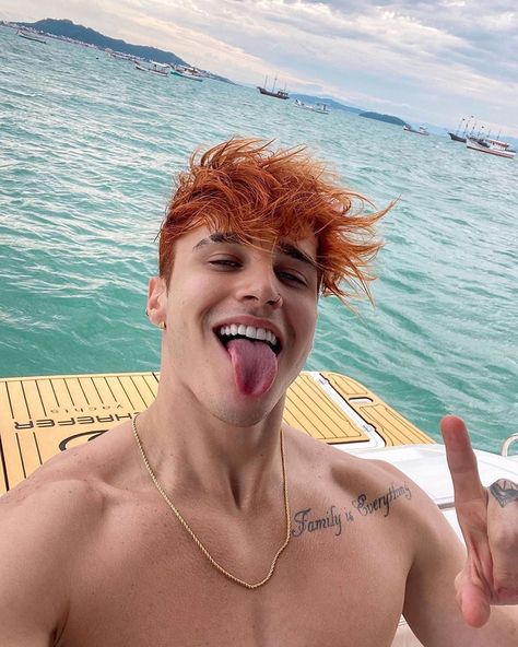 34 Me gusta, 0 comentarios - Fan Account (@flaleeex_) en Instagram: "Lindooooo ❤️❤️❤️❤️❤️❤️" Ginger Hair Men, Redhead Men, Portrait Photography Men, Men Hair Color, Ginger Men, Gourmet Vegan, Clipuri Video, Auburn Hair, Dye My Hair