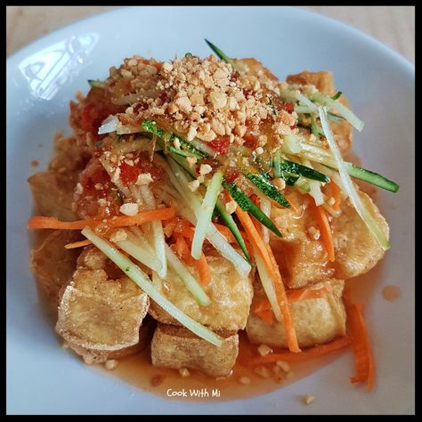 Thai Style Fried Beancurd Thai Chilli Sauce, Thai Chilli, Thai Appetizer, Golden Skin, Fried Beans, Japanese Street Food, Healthy Eating Breakfast, Clean Eating Lunch, Tofu Dishes