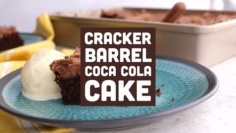 Cocoa Cola Cake, Coca Cola Cake Recipe, Cola Cake Recipe, Copycat Recipes Desserts, Cake Poke, Chocolate Coca Cola Cake, Cracker Barrel Copycat Recipes, Cracker Dessert, Cracker Barrel Recipes