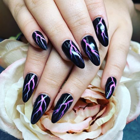 Purple Lighting Bolt Nails, Purple Lightning Nails, Lighting Bolt Design Nails, Pink Lightening Nails, Lightening Nail Designs, Lighting Nails Designs, Lightening Nail Art, Lighting Bolt Nails Designs, Lightnight Bolt Nails