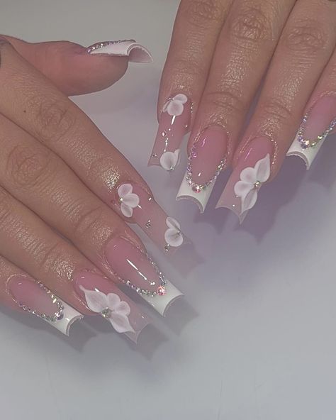 ig: nailsw.a White N Pink Nails, Pink Nails Fancy, Nails Acrylic Latina, Latina Nails, Quinceanera Nails, Spring Acrylic Nails, Diy Acrylic Nails, Nails Now, Colored Acrylic Nails