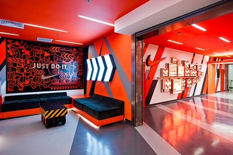 Gym Design Interior, Gym Interior, Home Gym Design, Showroom Design, Gym Decor, Gym Design, Store Design Interior, Environmental Design, Garage Design