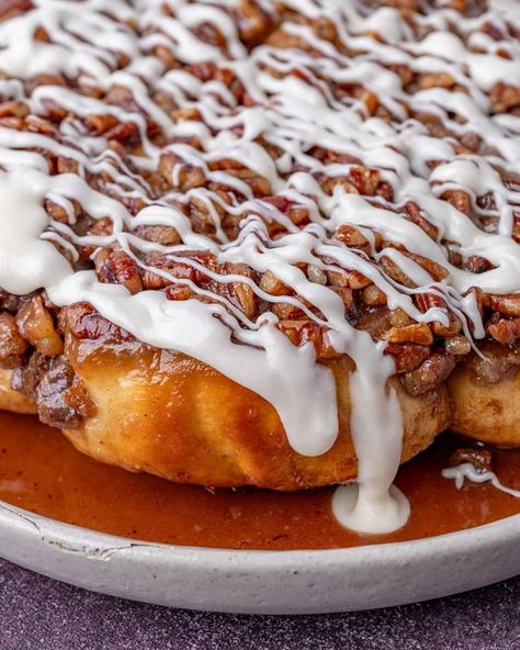 Maple Pecan Sticky Buns Recipe | Tastes of Lizzy T Amish Sticky Buns Recipe, Pecan Swirls Recipe, Amish Sticky Buns, Sticky Buns Recipe, Easy Sticky Buns, Maple Syrup Glaze, Amish Style, Rolls Homemade, Sticky Buns Recipes