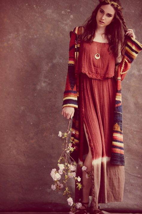 Boheme Chic Outfit, Outfit Gilet, Summer Outside, Moda Hippie, Casual Attire For Women, Mode Hippie, Boheme Chic, Bohemian Style Clothing, Estilo Hippie