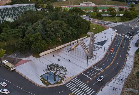 Main Gate Square of Seoul National University | PROJECT | HAEAHN Universitas Korea, Seoul National University Aesthetic, Seoul National University, Dream University, Korea University, National University, Main Gate, Best University, School Pictures