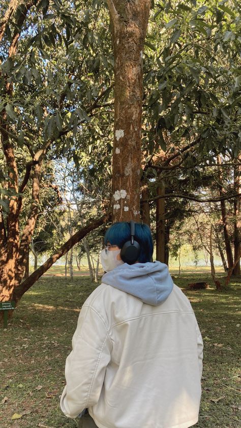 Blue hair idea. Sony wh 1000 xm5 aesthetic Xm5 Aesthetic, Blue Hair Inspiration, Sony Xm5, Outfits Ideas, Blue Hair, Hair Inspiration, Hair, Blue