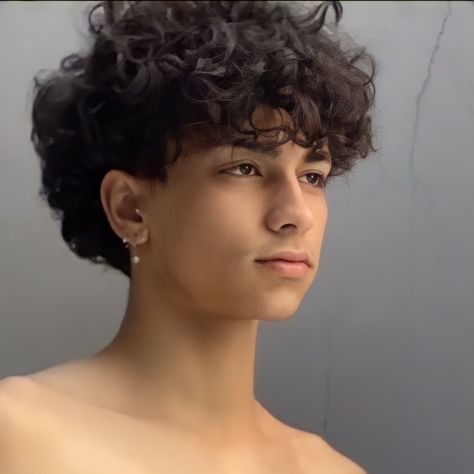 Long Fringe Hairstyles, Growth Goals, Men Haircut Curly Hair, Taper Fade Haircut, Wavy Hair Men, Classy Couple, Boys With Curly Hair, Curly Afro, Corte De Cabelo Masculino