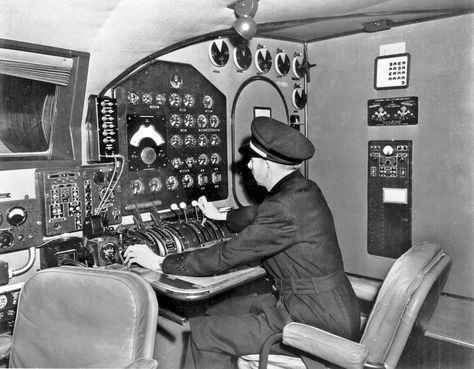 Flight Engineer's station - compare this photo to the other photos - this view would be from right behind the pilot's seat Fletcher Class Destroyer, Navy Life, Aircraft Interiors, Military Airplane, Flying Boat, Battle Star, Pan Am, Ww2 Aircraft, Navy Ships