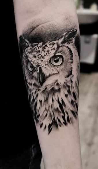 Owl And Feather Tattoo, Two Owls Tattoo, Screech Owl Tattoo, Owl Tattoo Men, Nan Tattoo, Tattoos Owl, Realistic Owl Tattoo, Side Tattoos Women, Cute Owl Tattoo