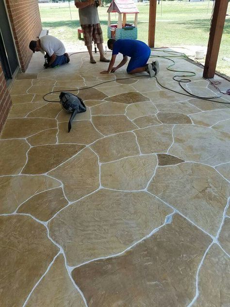 Flagstone Patio Design, Garden Ideas Patio, Outdoor Tile Patio, Patio Garden Ideas, Patio Pavers Design, Concrete Patio Designs, Stone Landscaping, Flagstone Patio, Stone Walkway