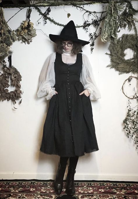 Cottagecore Aesthetic Outfits, I Do Declare, Strega Fashion, Fair Outfits, Cottagecore Outfits, Witch Fashion, Witchy Fashion, Cottagecore Fashion, Witch Outfit