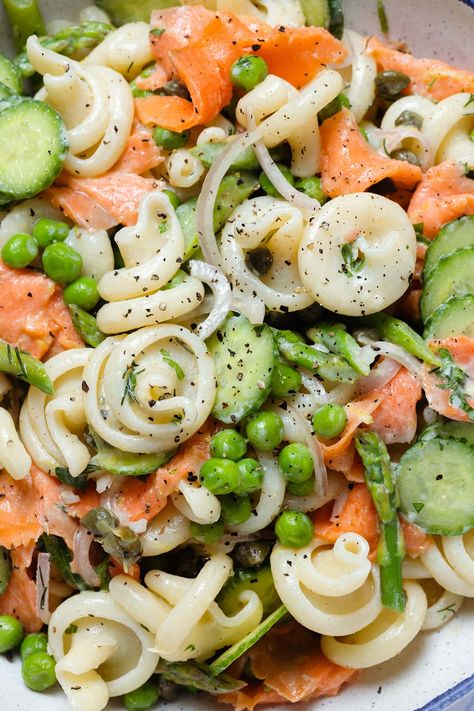 Smoked Salmon Pasta Salad, Green Waffles, Salmon Pasta Salad, Blanched Asparagus, Appetizers Seafood, Pasta Salad Salmon, Smoked Salmon Pasta, Spring Lunch, Raw Salmon