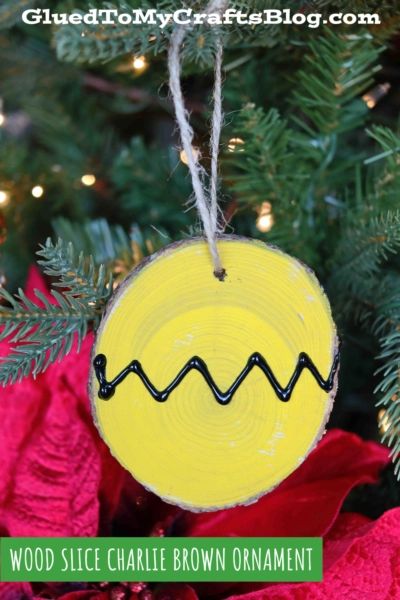 Wood Slice Charlie Brown Ornament For The Tree - Glued To My Crafts Popsicle Ornaments, Diy Christmas Ornaments For Kids, Kids Tree Ornaments, Easy Diy Christmas Ornaments, Christmas Ornaments For Kids, Charlie Brown Christmas Tree, Yellow Crafts, Christmas Clothespins, Ornaments For Kids