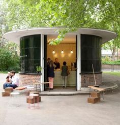 Kiosk Cafe, Mini Cafe, Green Gardens, Elderflower Cordial, Food Kiosk, Cafe Concept, Kiosk Design, Outdoor Cafe, Stall Designs