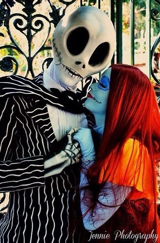 Jack and Sally Halloween Funnies, Sally Cosplay, Jack Skelton, Disney Place, Beast Movie, Funny Disney Shirts, Custom Disney Shirts, Plus Size Disney, Disney Shirts For Men