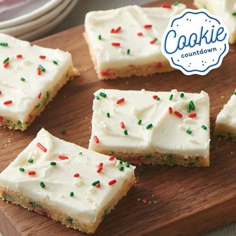 Easy Holiday Sugar Cookies, Sugar Cookie Bar Recipe, Sugar Cookie Dough Recipe, Yummy Bars, Pillsbury Cookies, Pillsbury Sugar Cookies, Christmas Cookie Bars, Holiday Sugar Cookies, Cookie Dough Bars