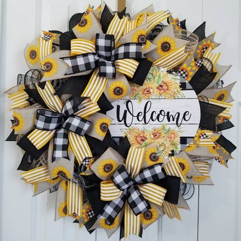 Wire Wreaths, Summer Deco Mesh Wreaths, Mesh Ribbon Wreaths, Summer Mesh Wreaths, Wreath Sunflower, Deco Mesh Wreaths Diy, Porch Wreath, Mesh Wreath Diy, Wire Wreath Frame