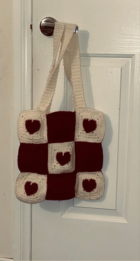 Made with double crochet and single crochet stiches Heart Granny Square, Granny Square Tote Bag, Granny Square Tote, Granny Square Bag, Crochet Tote Bag, Crochet Tote, Crochet Bag Pattern, White Crochet, Double Crochet