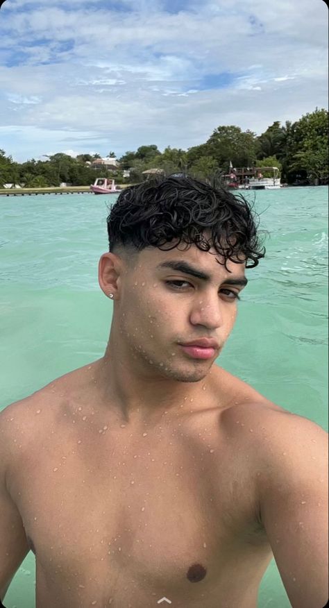 #alex #alejandro #alejandrorosario #tiktoker Perm Hair Men, Wavy Perm, Taper Fade Short Hair, Long Curly Hair Men, Mexican Hairstyles, Men Haircut Curly Hair, Fresh Haircut, Wavy Hair Men, Faded Hair