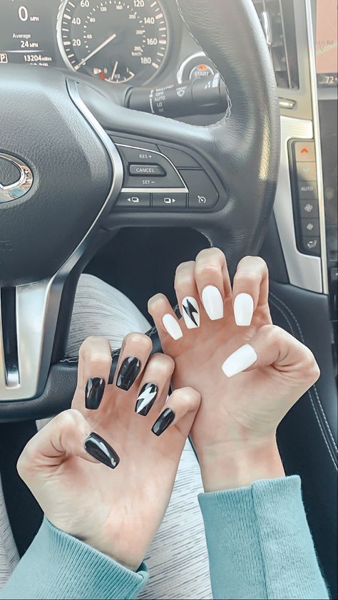 Nails Lightning Bolt, Best Friend Nails Ideas, Bolt Nails, Lightning Bolt Nails, Country Acrylic Nails, Rodeo Nails, Cowboy Nails, Nails Floral, Teen Nails