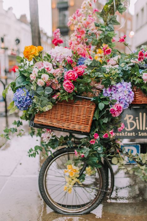 Beautiful Easter Floral Designs Across London | Spring Flower Installations | Early Hours Easter Floral Designs, Bicycle With Flowers, Chelsea Garden, Wildlife Garden, Flower Installation, Easter Floral, Easter Flowers, Garden Pictures, Flower Therapy