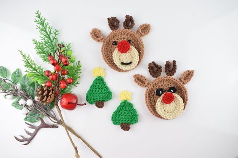 Reindeer applique- free crochet pattern Crochet Christmas Motifs Free Pattern, Christmas Crochet Applique, Crocheting For Beginners, Appliques Au Crochet, Reindeer Applique, Crochet Appliqué, Crochet Christmas Trees Pattern, Christmas Crochet Blanket, Canvas Ornaments