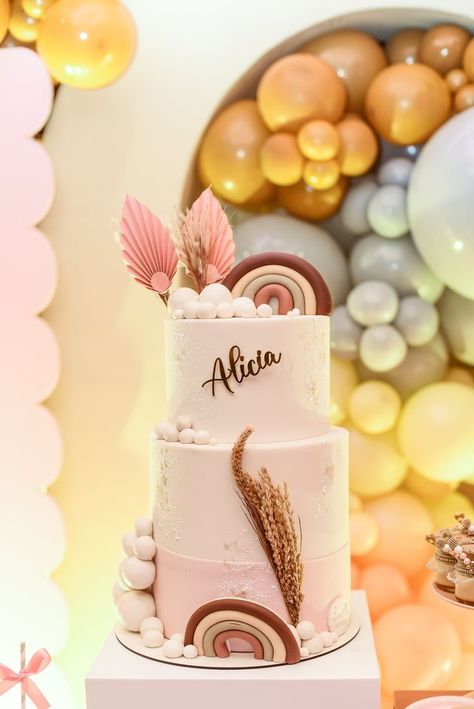 Bolo mais lindo que ja vi hehe Boho Chic!!!!! Bolo Boho, Boho Chic Top, Creative Birthday Cakes, Rainbow Birthday, Chic Top, Boho Rainbow, Baby Cake, Amazing Cakes, Christening