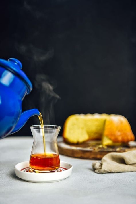 A glass of Turkish tea can easily remove tiredness. So easy to make it at home! #tea #turkishtea #turkish #hotdrink Turkish Yogurt, Turkish Tea Cups, Sauce Tartare, Turkish Baklava, Chimney Cake, Turkish Breakfast, British Tea, Tiring Day, Turkish Tea