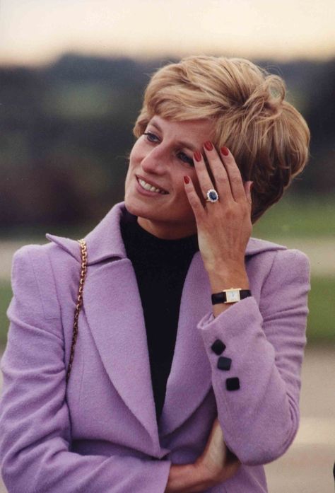 Prins William, Princess Diana Fashion, Prins Harry, Princes Diana, Diana Fashion, Lady Diana Spencer, Cartier Tank, Retro Mode, Royal Princess