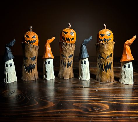 Pumpkin Wood Carving, Halloween Wood Carving Ideas, Trinket Trading, Halfway To Halloween, Halloween Carvings, Halloween Carving, Christmas Carvings, Spooky Woods, Carved Ornaments