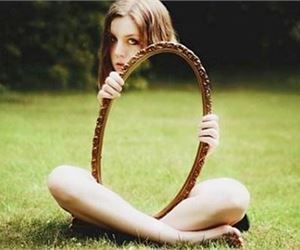 23 Optical Illusions That Will Blow Your Mind Illusion Fotografie, Trucage Photo, Optical Illusion Photos, Illusion Photography, Illusion Photos, Mirror Photography, Perspective Photography, Fotografi Digital, 사진 촬영 포즈