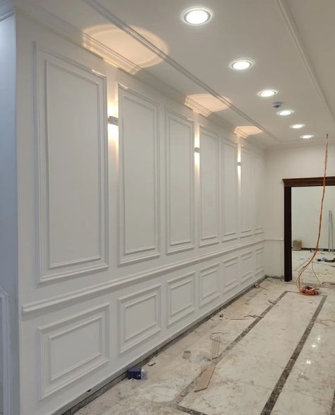 Wall Molding Design, Corridor Design, Wall Paneling Diy, Ceiling Design Living Room, Luxury House Interior Design, Bedroom False Ceiling Design, Desain Furnitur Modern, Design Salon, House Arch Design