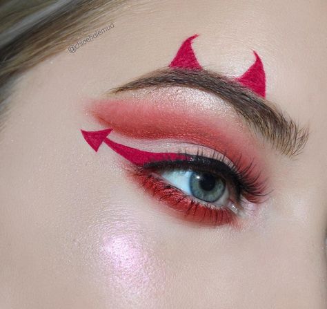 Devilish Makeup, Hallowen Schminke, Devil Makeup Halloween, Maquillage Halloween Simple, Devil Makeup, Halloweenský Makeup, Halloween Make-up Looks, Holloween Makeup, Mekap Mata