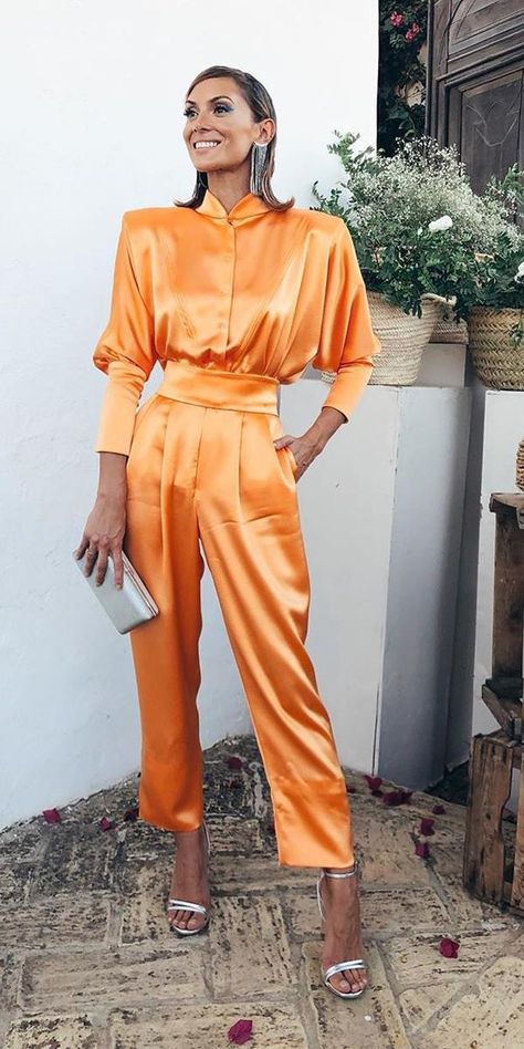 wedding party dresses orange with sleeves for fall bridalada Square Neck Puff Sleeve Top, Dresses Orange, Bridal Party Gowns, Batwing Sleeve Top, Wedding Dress Guide, Fall Wedding Guest Dress, Summer Wedding Outfits, Dress Guide, Red Dress Boutique