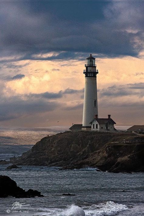 Lighthouse Inspiration, Lighthouses Photography, Lighthouse Photos, Lighthouse Painting, Lighthouse Keeper, Lighthouse Pictures, Lighthouse Art, Image Nature, Beautiful Lighthouse