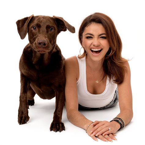 Sarah Hyland, Sarah Jane, Favorite Person, American Actress, Labrador Retriever, On Twitter, Twitter, Instagram, Labrador