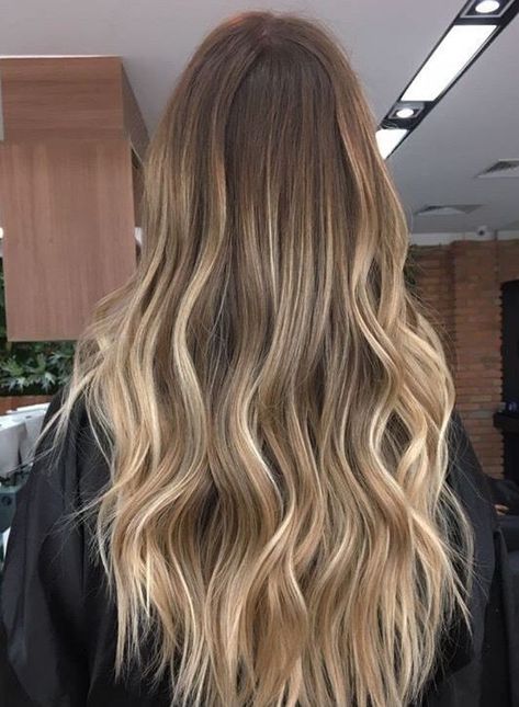 Brown Hair Healthy, Hair Inspo Highlights, Balyage Long Hair, Inspo Hair, Brown Hair Inspo, Ombre Hair Blonde, Brunette Hair With Highlights, Gorgeous Hair Color, Dirty Blonde Hair