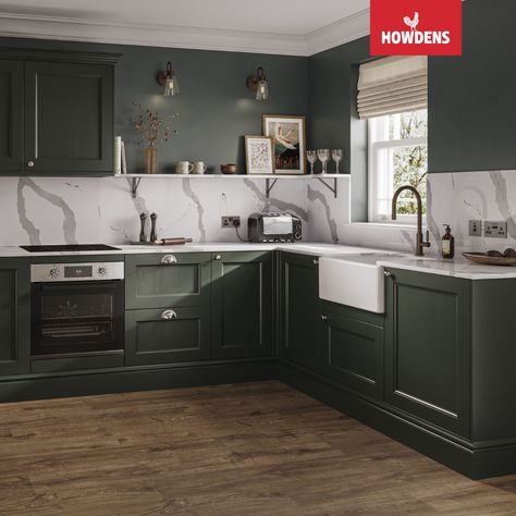 Green Kitchen Diner, Chrome Kitchen Hardware, Green Kitchen Inspiration, Creative Kitchen Backsplash, Dark Oak Flooring, Shaker Interior, Howdens Kitchens, Order Kitchen, Colour Pallets