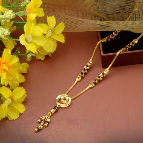 Double Chain Mangalsutra Gold, Mini Mangalsutra Designs Gold, Mini Mangalsutra, Modern Mangalsutra Designs, Stylish Jewelry Accessories, Shani Dev, Couple Ring Design, Bridal Jewelry Sets Brides, Temple Jewelry Necklace