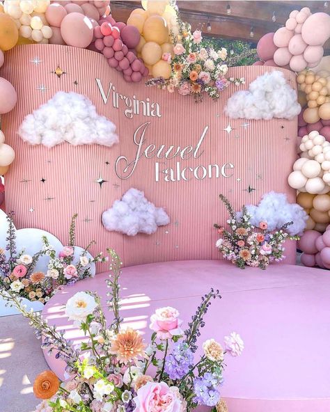 Keep calm and stay inspired💫 Video: @fairylandeventsco ➡️ @make_a_wish_ua for more inspiration💕 ⠀⠀⠀⠀⠀⠀⠀⠀ Tag your friends who’d love this one 💫 DM us for shoutouts, features or collaboratio💌 #party #partyinspiration #partystylist #ballooninstallation #balloonartist #balloongarland #organicballoongarland #organicballoons #organicballoonarch #inspiration #balloons #balloon #balloondecor #onlineeducation #partydecor #partydecorations #firstbirthdayparty #fairybirthday #fairybirthdayparty Dreamy Theme Party, Balloon Theme, Cloud Theme, Balloon Installation, Fairy Birthday Party, Backdrop Ideas, D Love, Birthday Princess