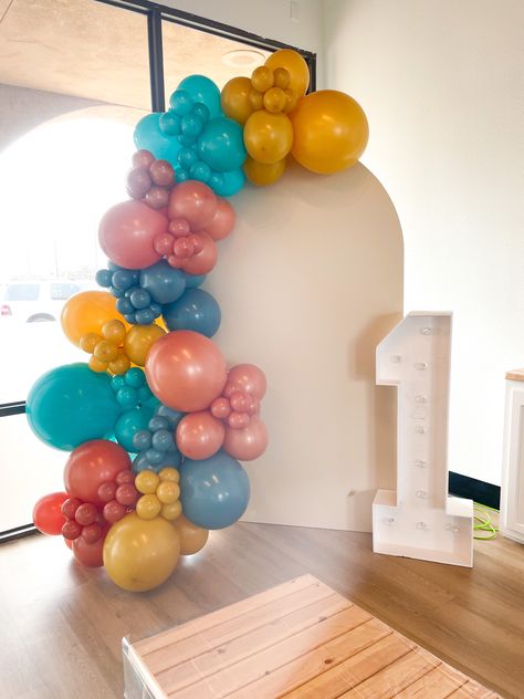 First Birthday Arch Backdrop, 1st Birthday Balloon Arch, The Big One First Birthday, Arch Balloon Garland, Big One First Birthday, Party Marquee, Chiara Arch, Balloon Colors, Arch Balloon