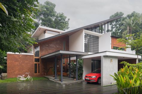 Traditional Design Style, Cube House, Kerala House, The Architects Diary, Ventilation Design, Tropical Architecture, Kerala House Design, Kerala Houses, Duplex House