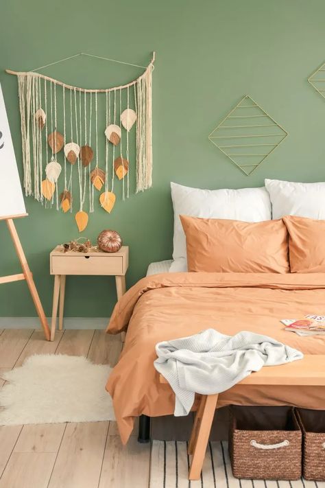 Green Room Colors, Unique Bedroom Ideas, Green Bedroom Walls, Green Bedroom Design, Room Wall Colors, Sage Green Bedroom, Dekorasi Kamar Tidur, Bedroom Wall Colors, Green Bedroom