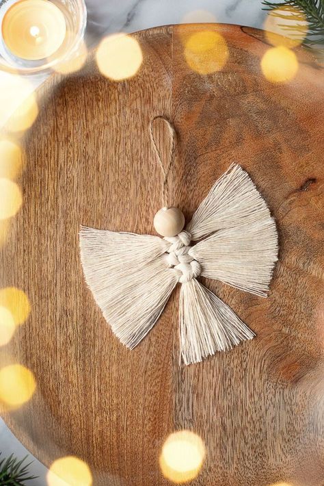 Diy Angel Ornaments, Happy Xmas, Christmas Decorations For Kids, Macrame Knot, Christmas Stuff, Diy Blog, Macrame Diy, Yarn Crafts, Christmas Angels